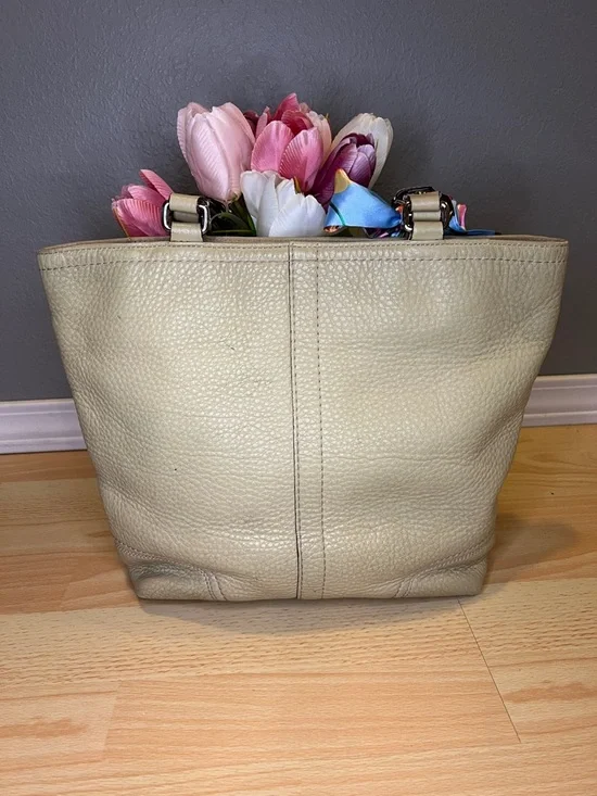 Coach Hamilton Shoulder Bag - Picture 2 of 16